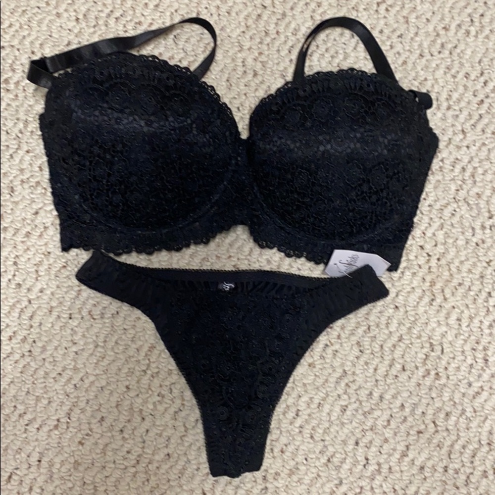 Black lace push up bra and thong